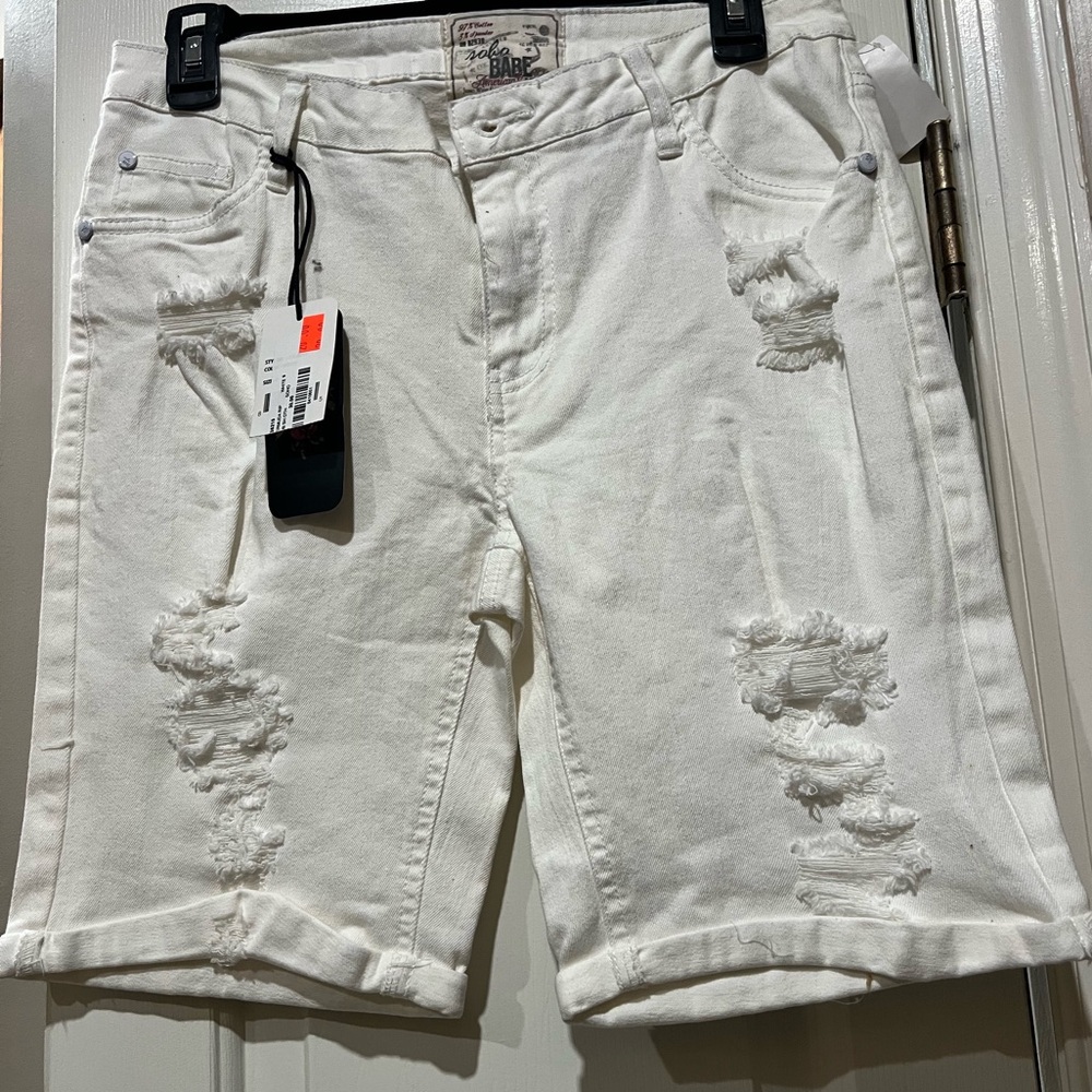 So I Babe Denim Jeans. Sz 9. White ripped. NWT.      1